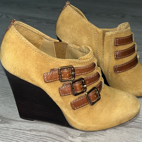 Tory Burch Gabriel High Wedge, Size 7M - Picture 1 of 16